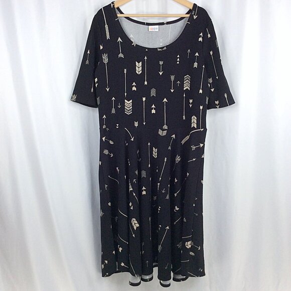 Lularoe Nicole Black Arrow Print Skater Dress Women's Plus Size 3XL Half Sleeve - Picture 1 of 6